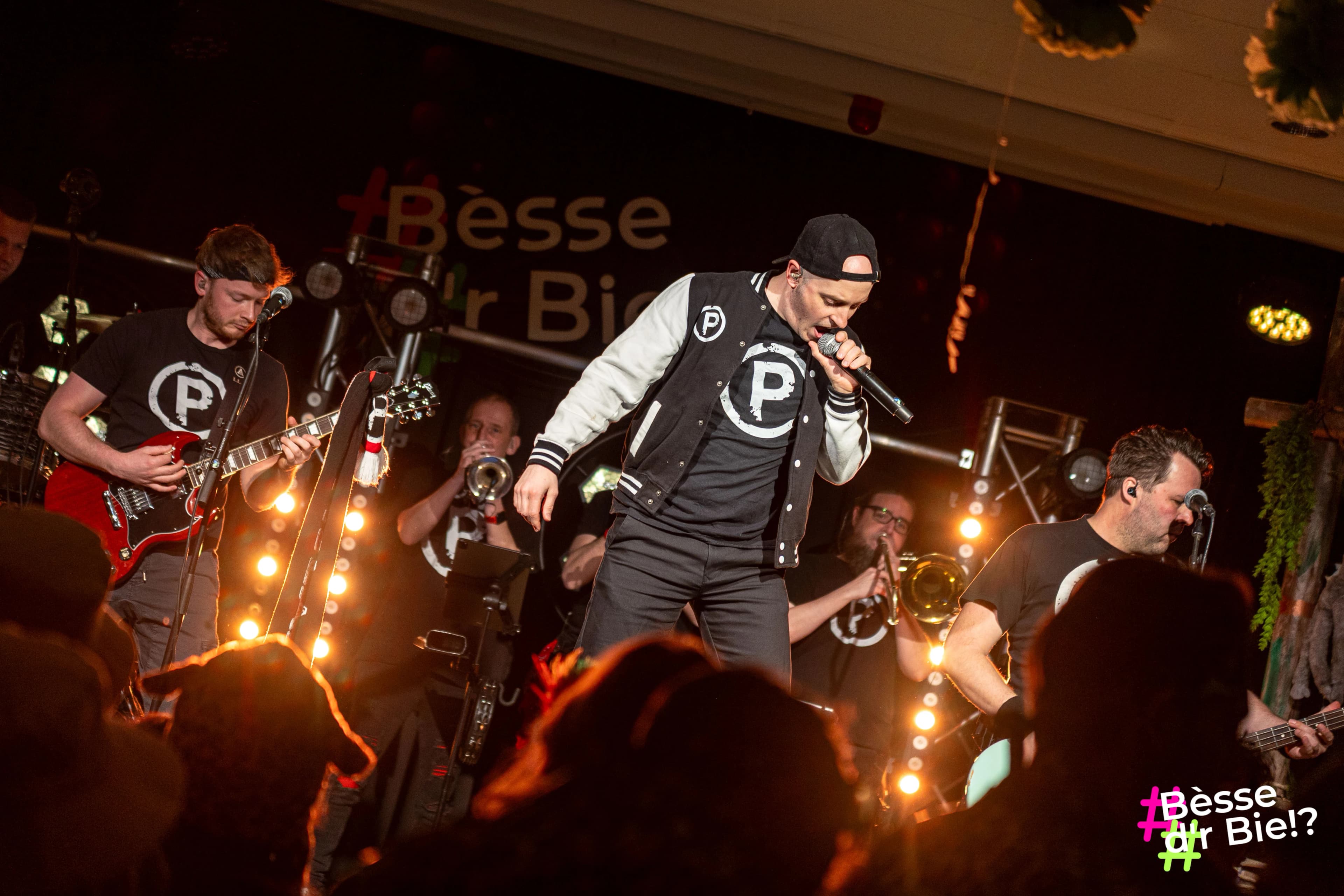Vrijwilligers van Bèsse d'r Bie tijdens een evenement